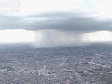 ゲリラ豪雨は、新しい積乱雲が次々に派生的に群発しているときに発生します。