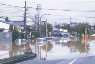平成12年9月12日　東海豪雨により浸水した大府高校北交差点付近