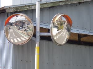 支柱式のミラー