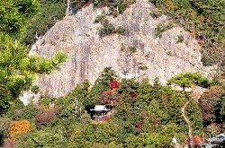 貴重な自然と優れた景観をそなえた「鳳来寺山」