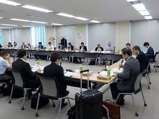 第7回認知症医療介護推進会議に出席する市長