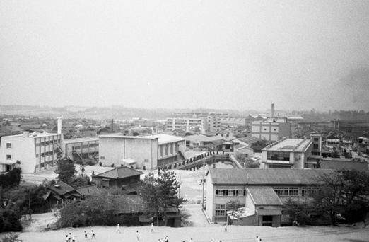 昭和44年当時の大府小学校から西の風景