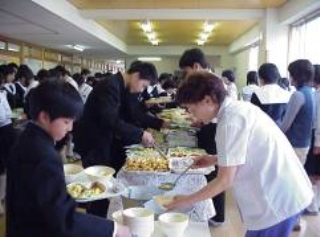 卒業給食時の写真
