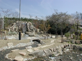 二ツ池公園（滝広場）