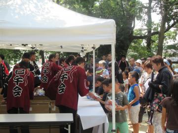写真5：八幡社の祭り