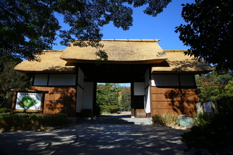 大倉公園茅葺門