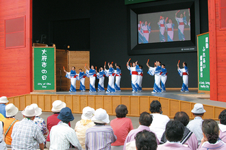 おおぶばやしを踊る様子