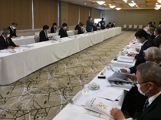 自由民主党愛知県支部連合会「6区・7区地域連絡会議」で要望等を発表する市長