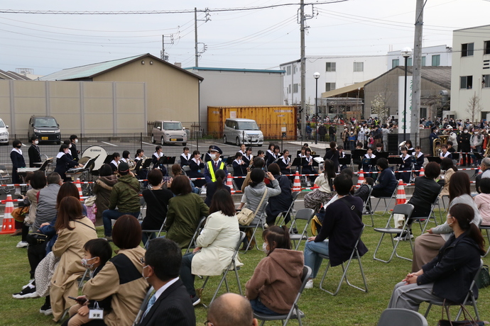 会場で市公式イメージ曲『HABATAKI』などを演奏した大府西中学校吹奏楽部の皆さん