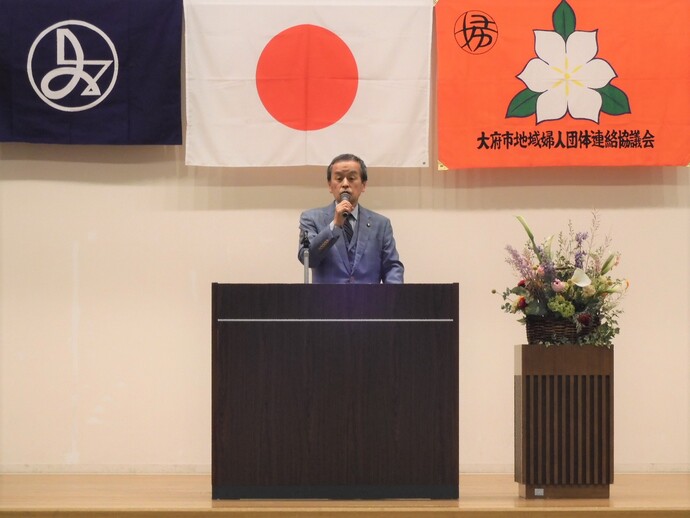 開講のあいさつをする岡村市長