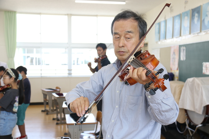 バイオリンの授業の様子