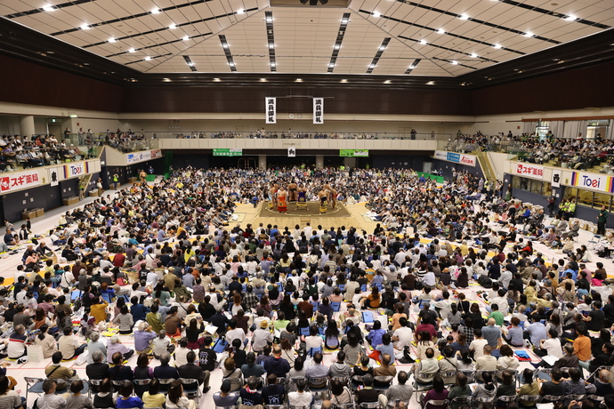 大相撲大府場所の様子