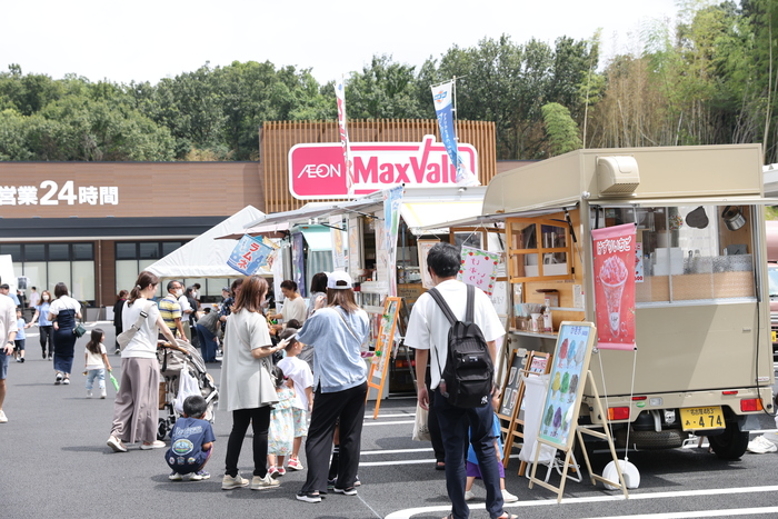 にぎわう会場の様子