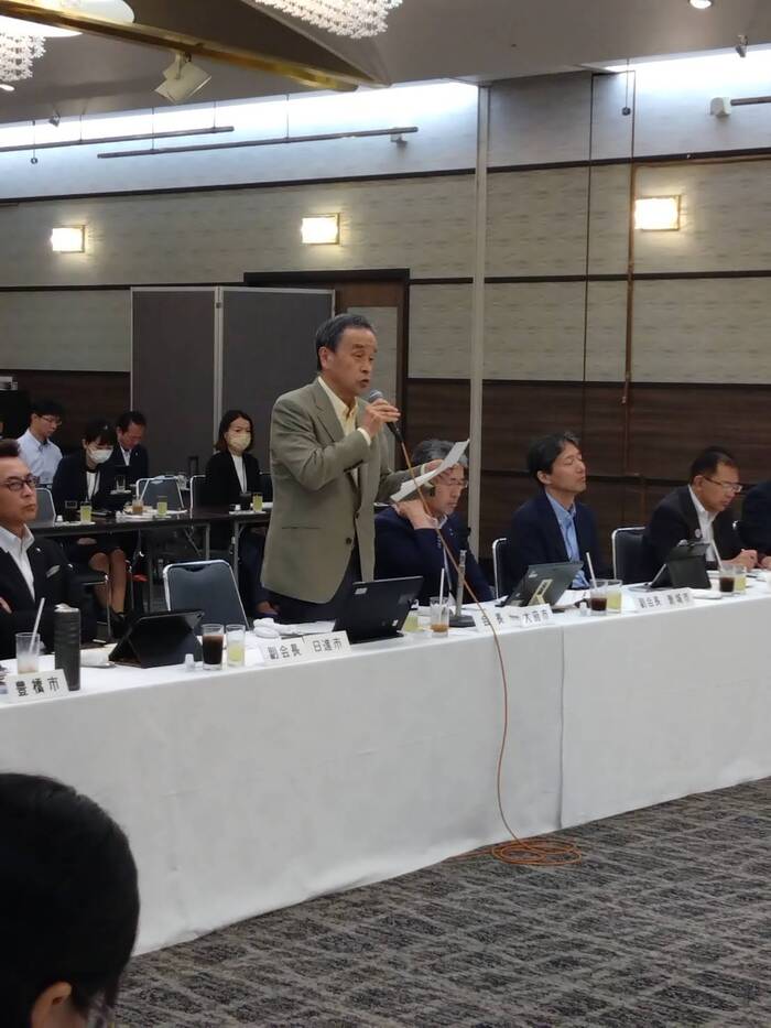 愛知県市長会長あいさつの様子