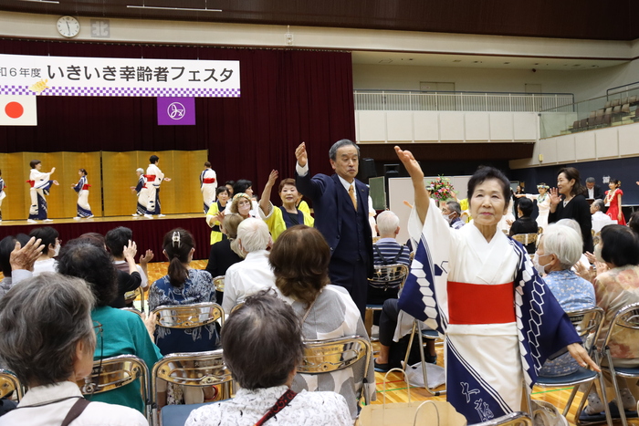 大府ばやし総おどりの様子