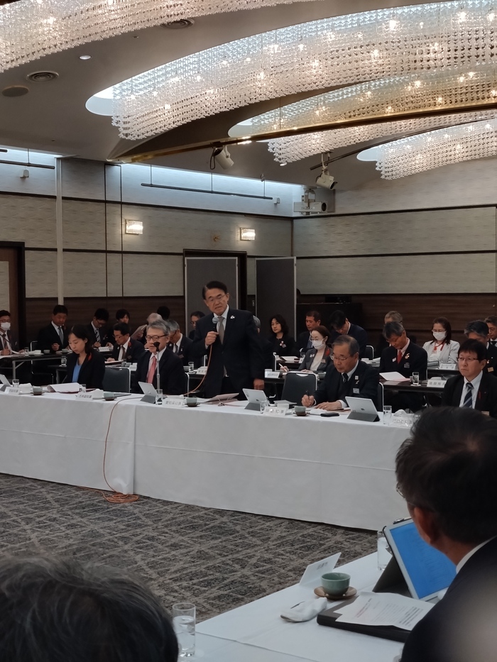 大村知事が発言する様子