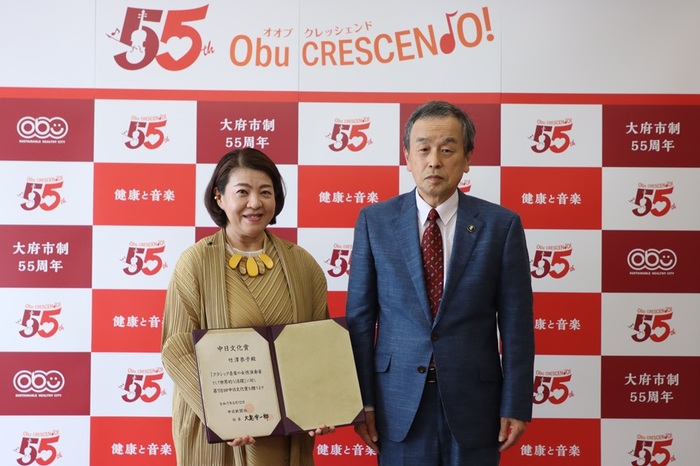 バイオリニスト竹澤恭子さん第78 回中日文化賞受賞報告の様子