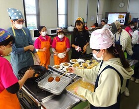 給食レシピにチャレンジ!(2024年の様子)