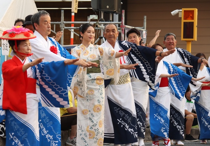 第44回大府夏まつり・市広報大使の清水くるみさんが特別ゲストで参加の様子