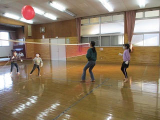 風船バレー会