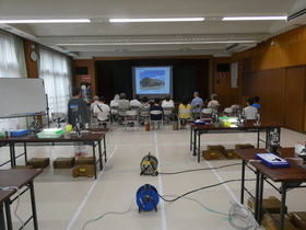愛知教育大学　上野教授による解説の様子です。