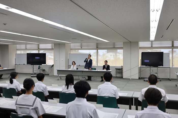 平和大使派遣事業報告会の様子