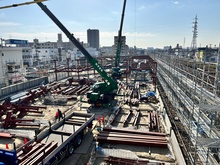 鉄骨建て方の施工状況写真