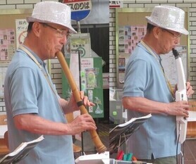 岡本太徳の演奏。