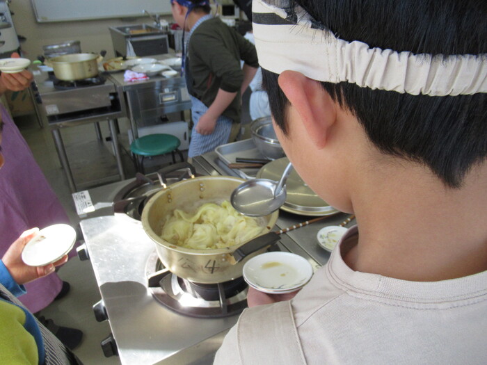 味見をする画像