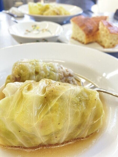 ロールキャベツとパンの画像