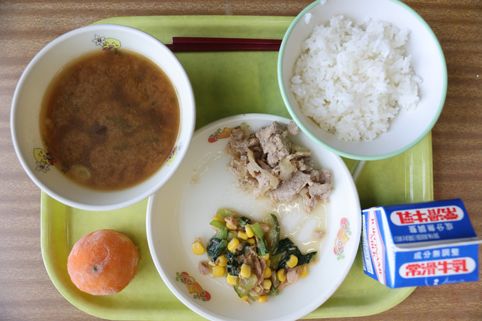 学校給食の画像