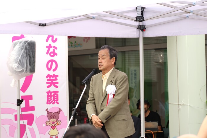 開会式のあいさつの様子