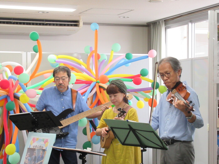 トリオカピリンRの演奏画像